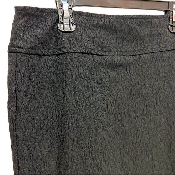 SOHO Apparel Ltd Women’s Black Brocade Print Skirt, Size Medium. - Picture 6 of 7